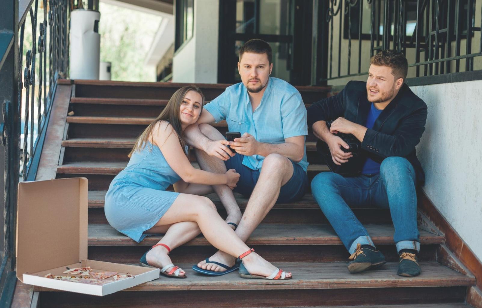 Analiză financiară detaliată pe tablă interactivă